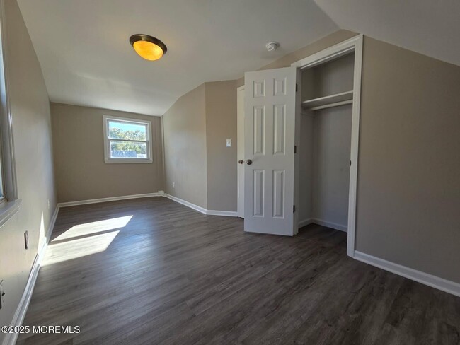 Building Photo - 6 Trumen Pl