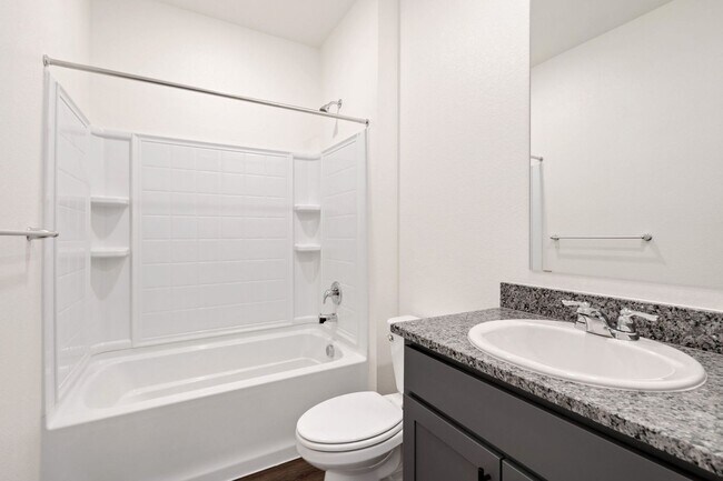 Building Photo - 5000 Alur St