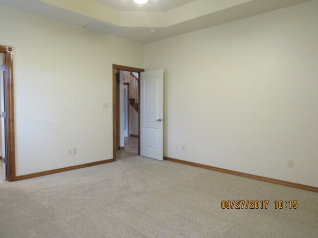 Building Photo - TWO STORY HOME LOCATED IN THE SILVER CREEK...