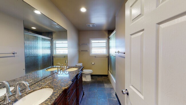 Building Photo - 5705 Mary Ln Dr