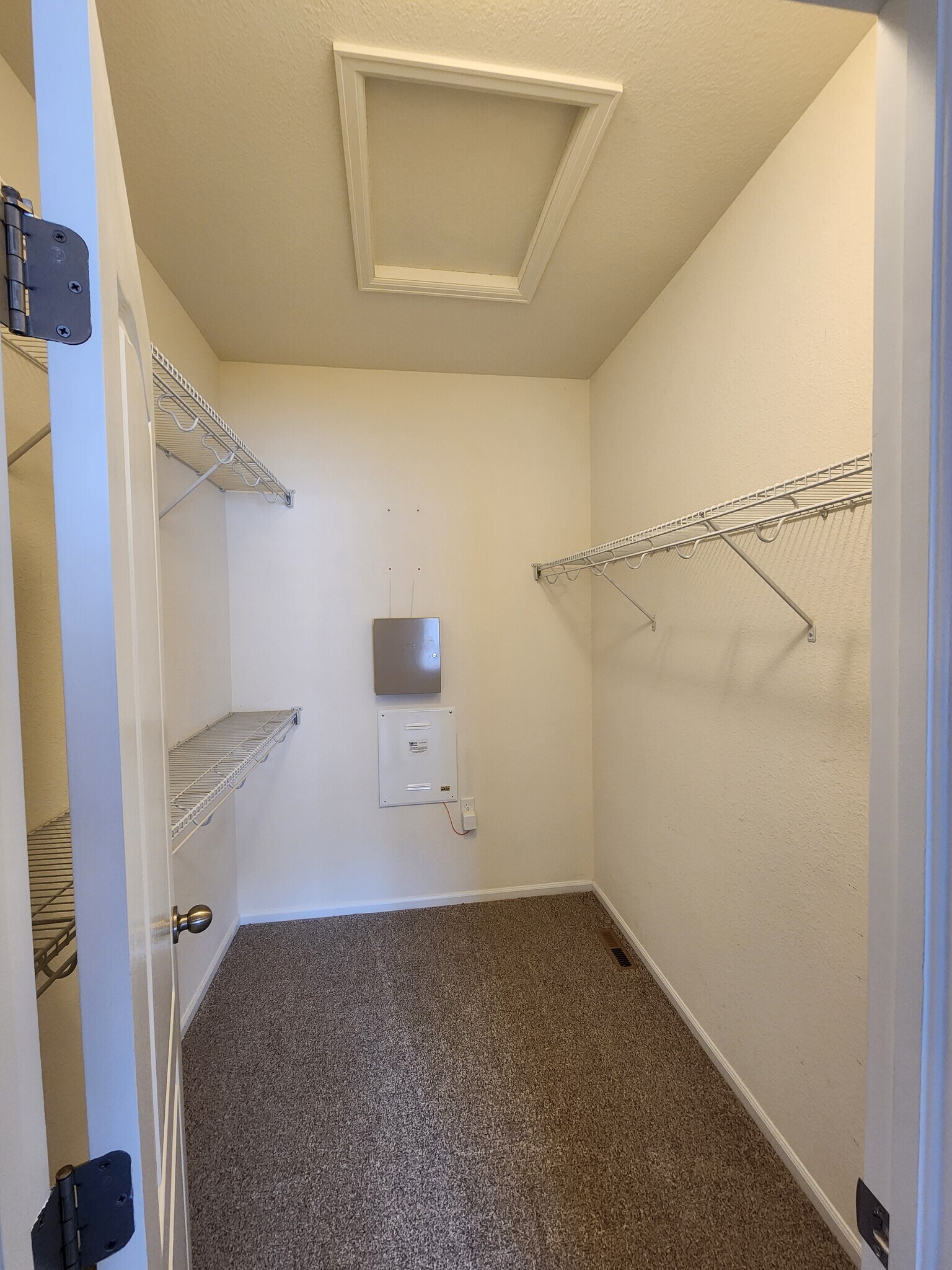 Building Photo - 9509 Cedarhurst Ln