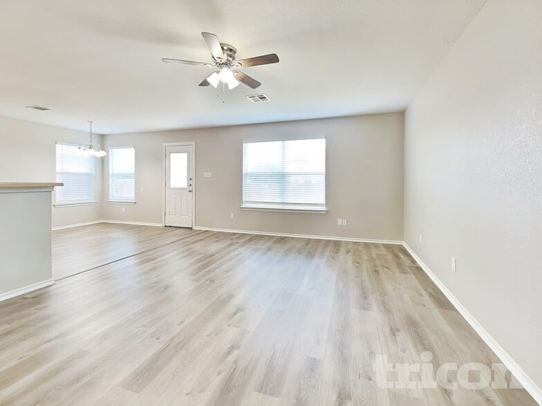 Building Photo - 302 Bird Dog Bend