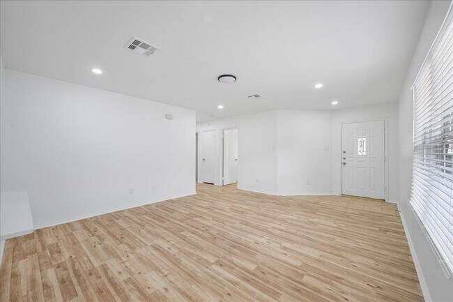 Building Photo - 3514 Banda Ln