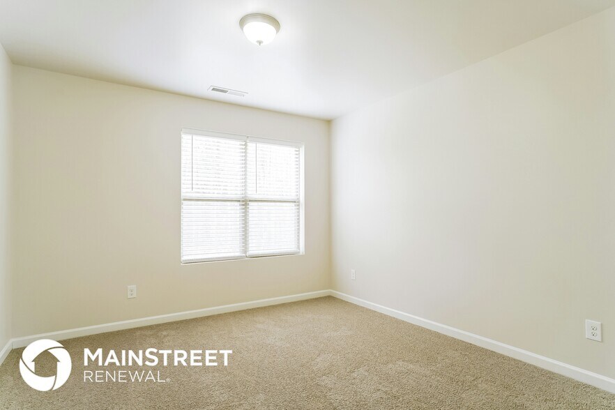 Building Photo - 59 Beacon Way