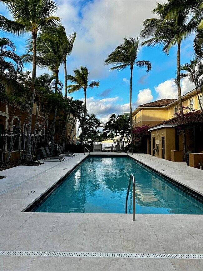 Building Photo - 2941 NE 185th St