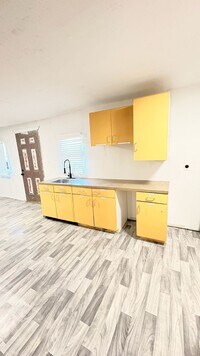 Building Photo - 705 Fidelity St