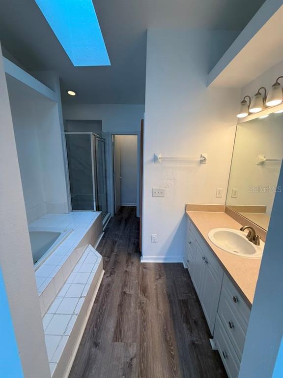 Building Photo - 833 Caribbean Dr