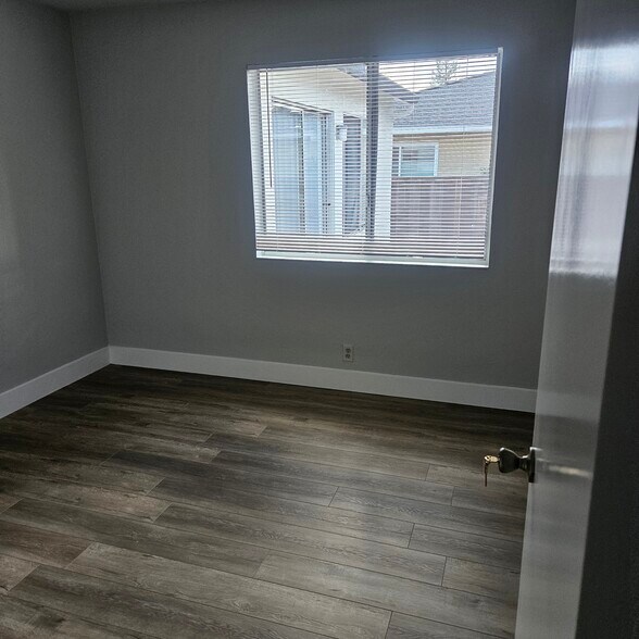 Building Photo - 2838 Saint Denis Dr