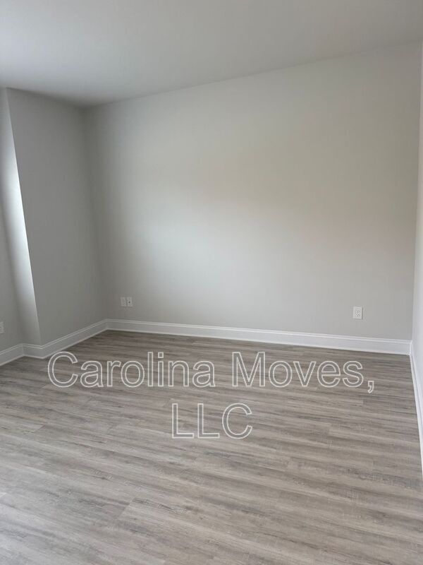 Building Photo - 3 Bracken Wds Wy
