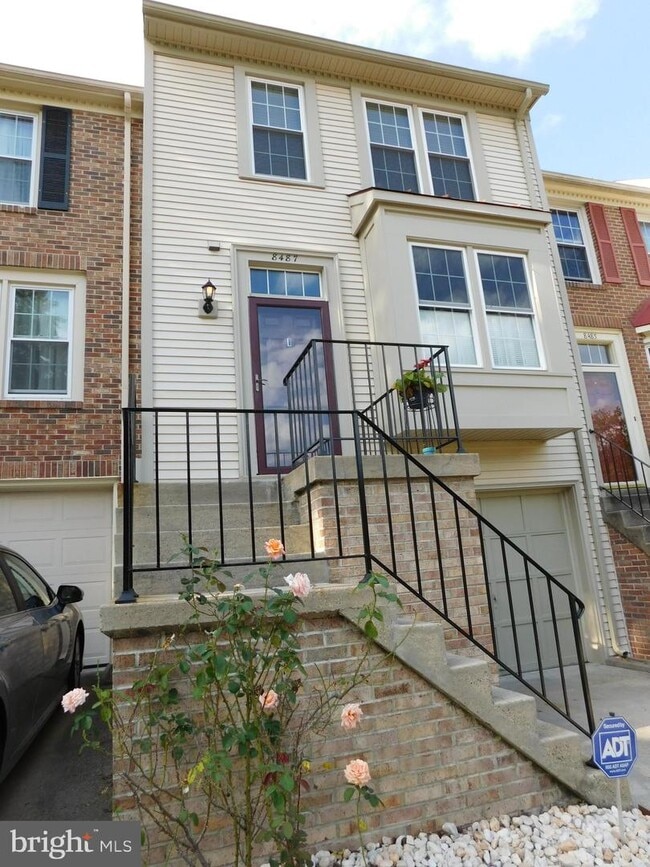Building Photo - 8487 Springfield Oaks Dr