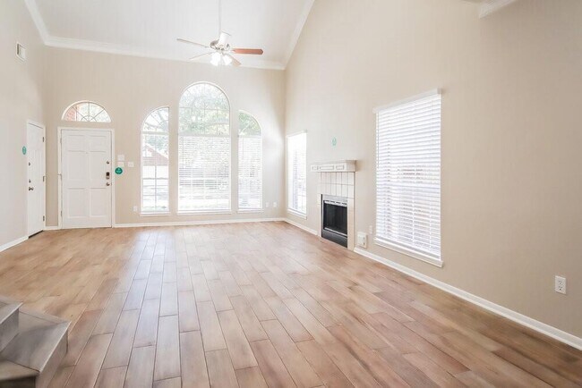 Building Photo - 8027 Oceanside Dr