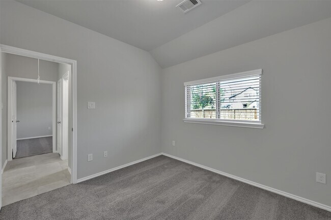 Building Photo - 307 Highland Bayou Dr