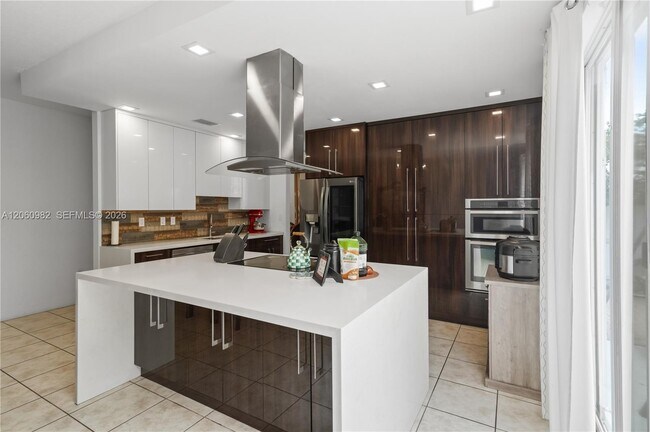 Building Photo - 8741 NW 110th Ave