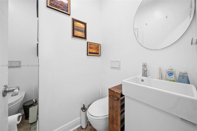 Building Photo - 1520 SW 11th Terrace