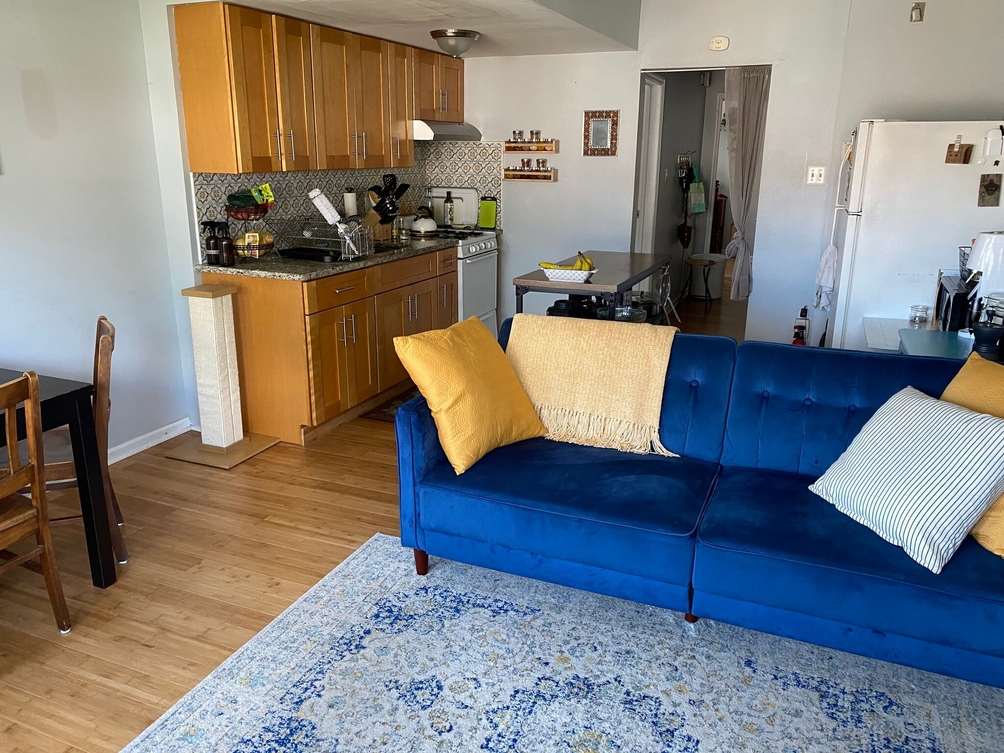 Living: open kitchen - 5006 Hazel Ave