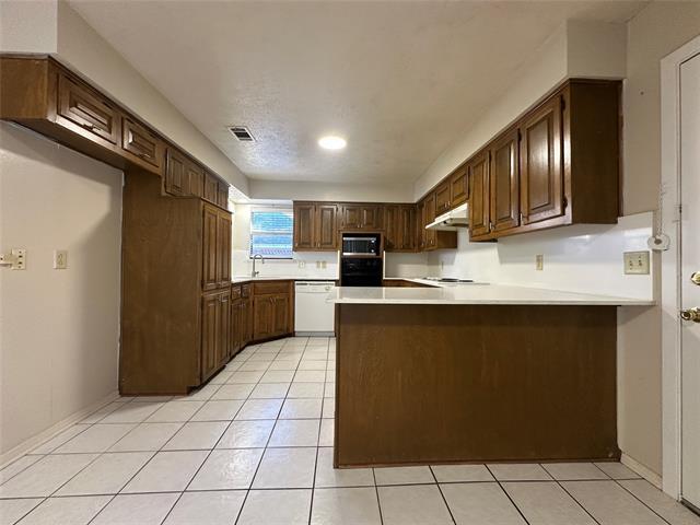 Building Photo - 1900 Tree House Ln