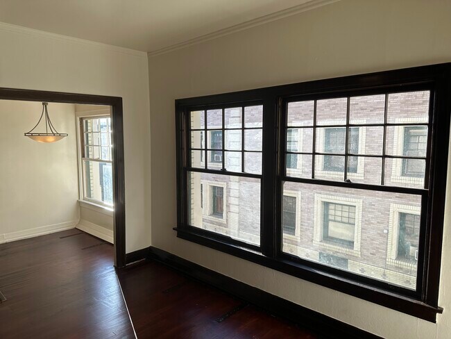 Building Photo - 2121 James M Wood Blvd