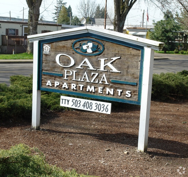 Building Photo - 0127-01 Oak Plaza