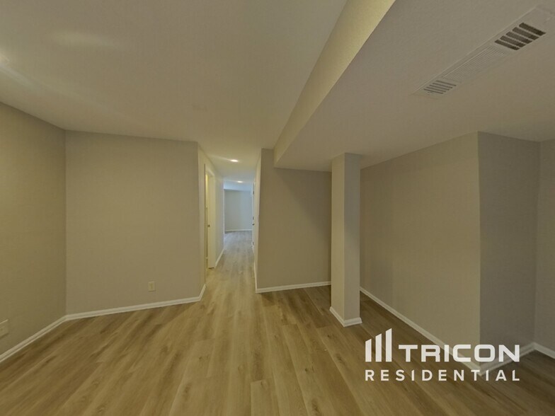 Building Photo - 1285 Lords Hill Dr
