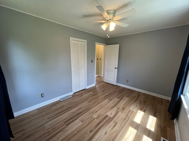 Building Photo - Two Bedroom Single Family Home on 3 Acres!