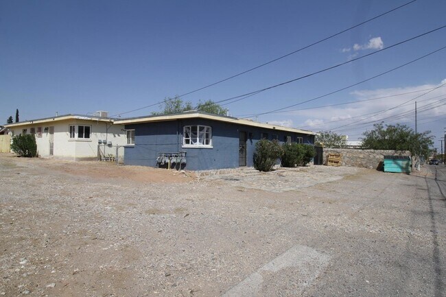 Building Photo - 3900 Flory Ave