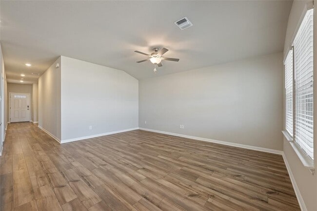 Building Photo - 112 Short Toed Swoop