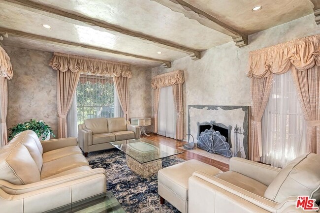 Building Photo - 1511 Pandora Ave