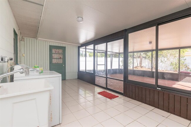 Building Photo - 11343 87th Ave