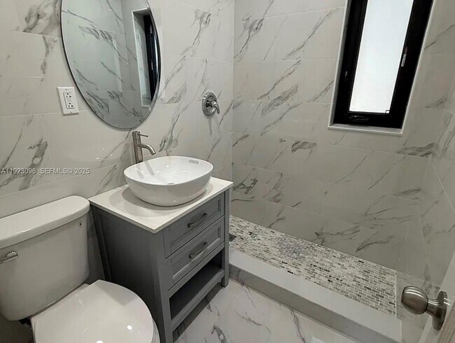 Building Photo - 430 Malaga Ave