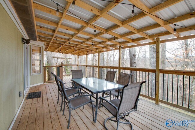 Building Photo - 143 Rebecca Pines Dr