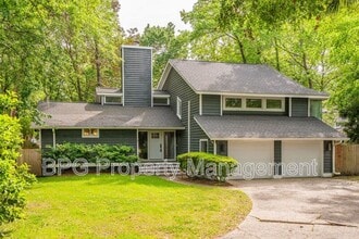 Building Photo - 15 Glenkirk Dr