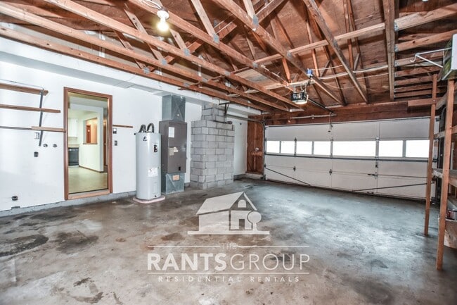 Building Photo - Charming 3 Bedroom Rambler in Great Lacey Location — Apply Today