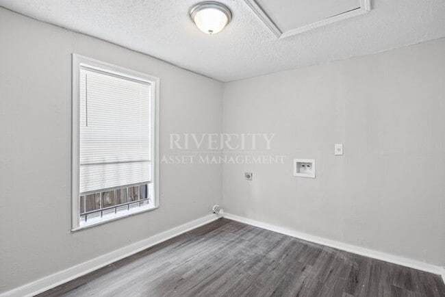 Building Photo - A MUST SEE IN 38108 !!!! SECTION 8 WELCOMED !!!!!! GIVE US A CALL !!!!!