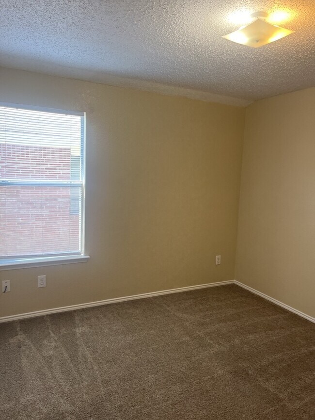Building Photo - Great home in Windmill Farms! 3/2/2 Availa...