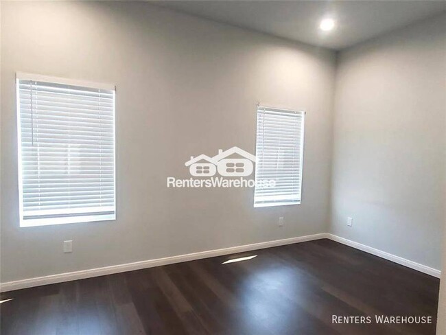 Building Photo - Brand new 3 bedroom, 2.5 bath townhome