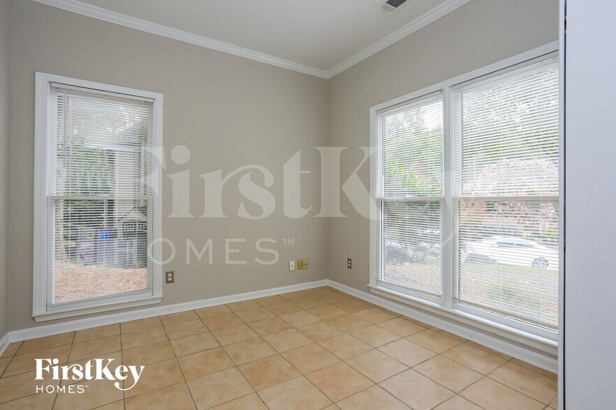 Building Photo - 123 W Point Trail