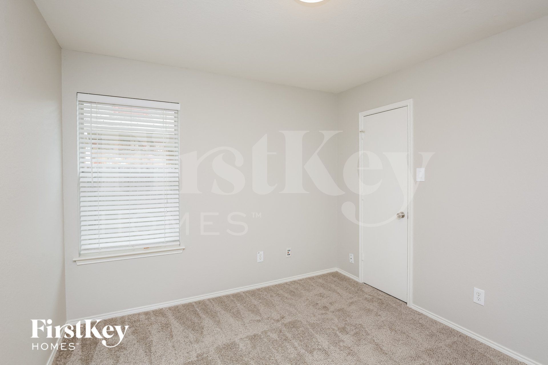 Building Photo - 10901 Braemoor Dr