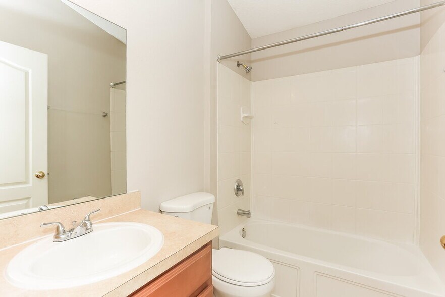 Building Photo - 860 Bonaparte Landing Ct