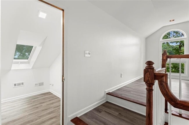 Building Photo - 1695 Spinnaker Dr
