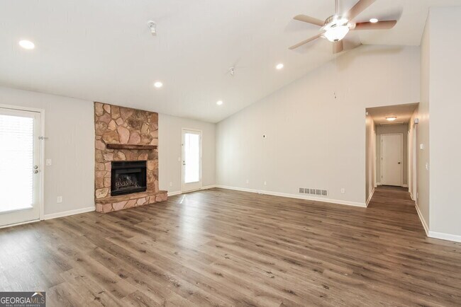 Building Photo - 2752 Hawk Trace NE