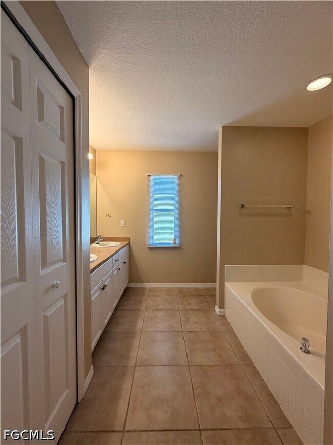 Building Photo - 1040 Grant Blvd