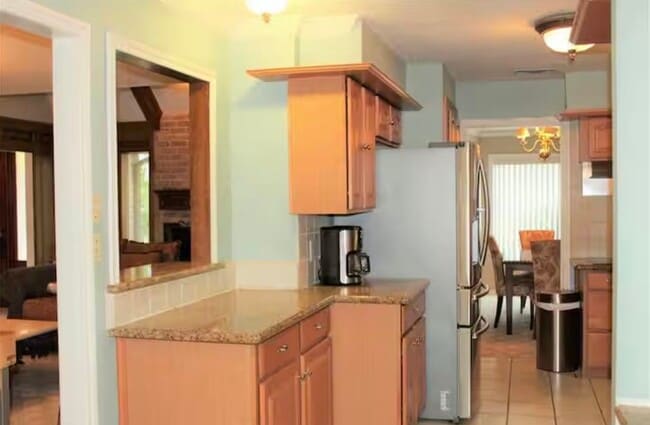 Building Photo - 11418 Chevy Chase Dr