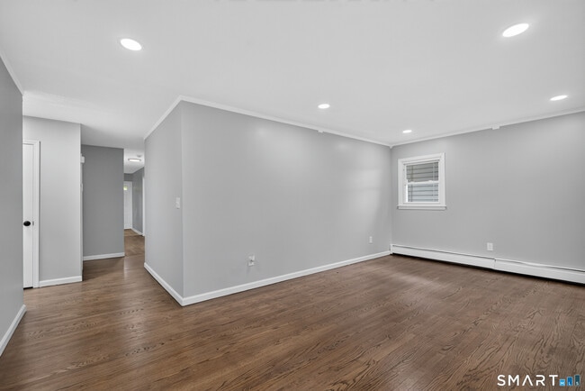 Building Photo - 41 Admiral St