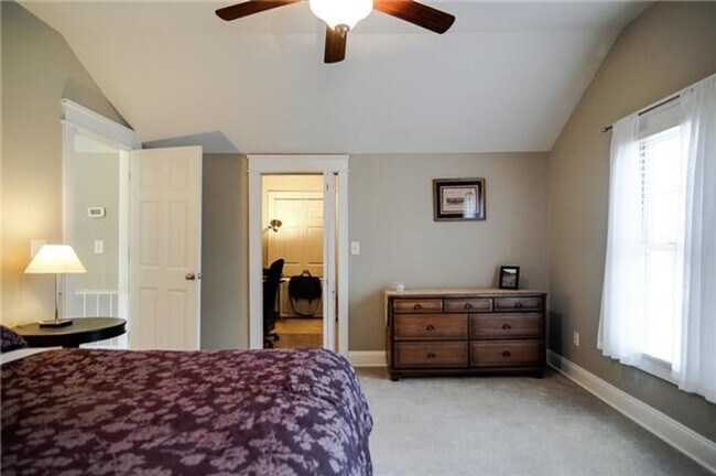 Building Photo - Charming East Nashville Home – Walkable to...