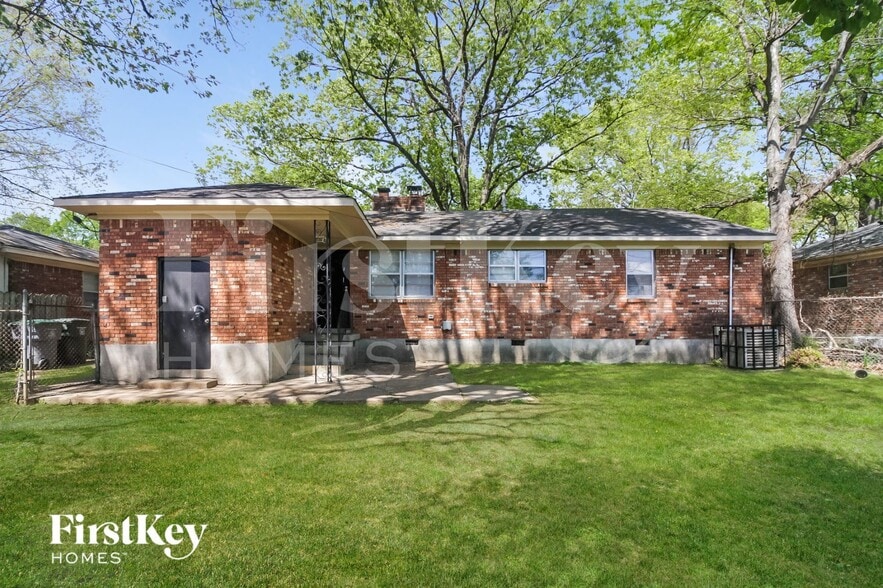 Building Photo - 5055 Woodlark Ave