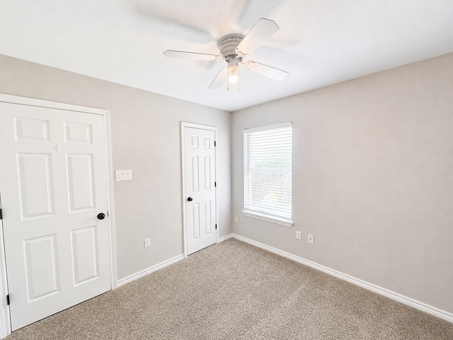 Building Photo - AVAILABLE MAY 18; APPLY ON OUR WEBSITE TODAY!!