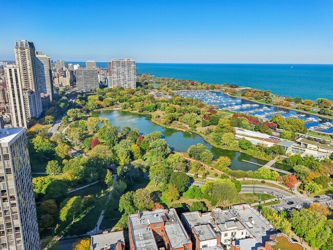 Building Photo - 345 W Fullerton Pkwy