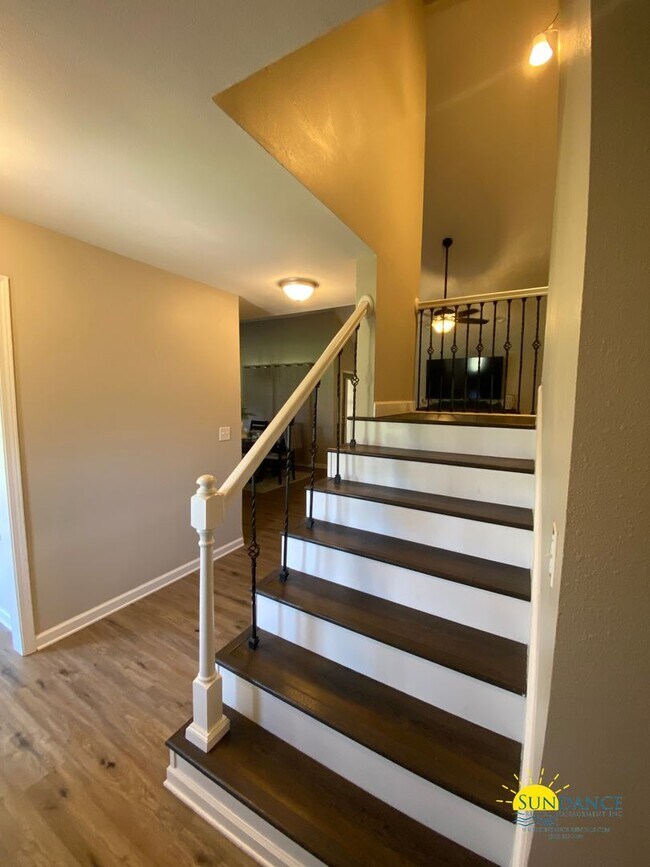 Building Photo - Spacious 3-Bedroom Home in Mary Esther Nea...