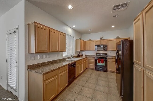Building Photo - 10582 El Cerrito Chico St