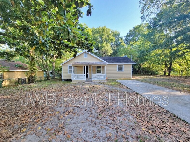 Primary Photo - 8811 Eaton Ave